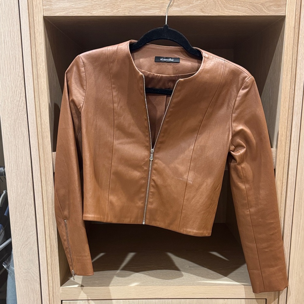 Elegant Brown Leather Jacket